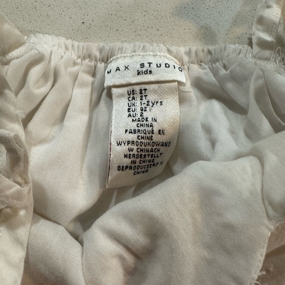 Max Studio Kids White and Gold Top 2T - Picture 3 of 4